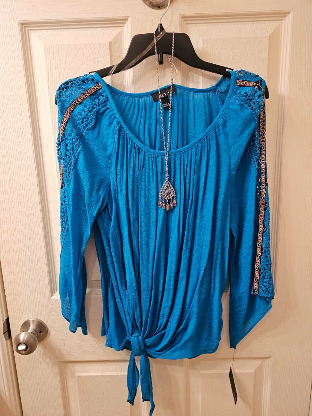 NWT Alyx Large Ocean Blue Blouse w / Necklace